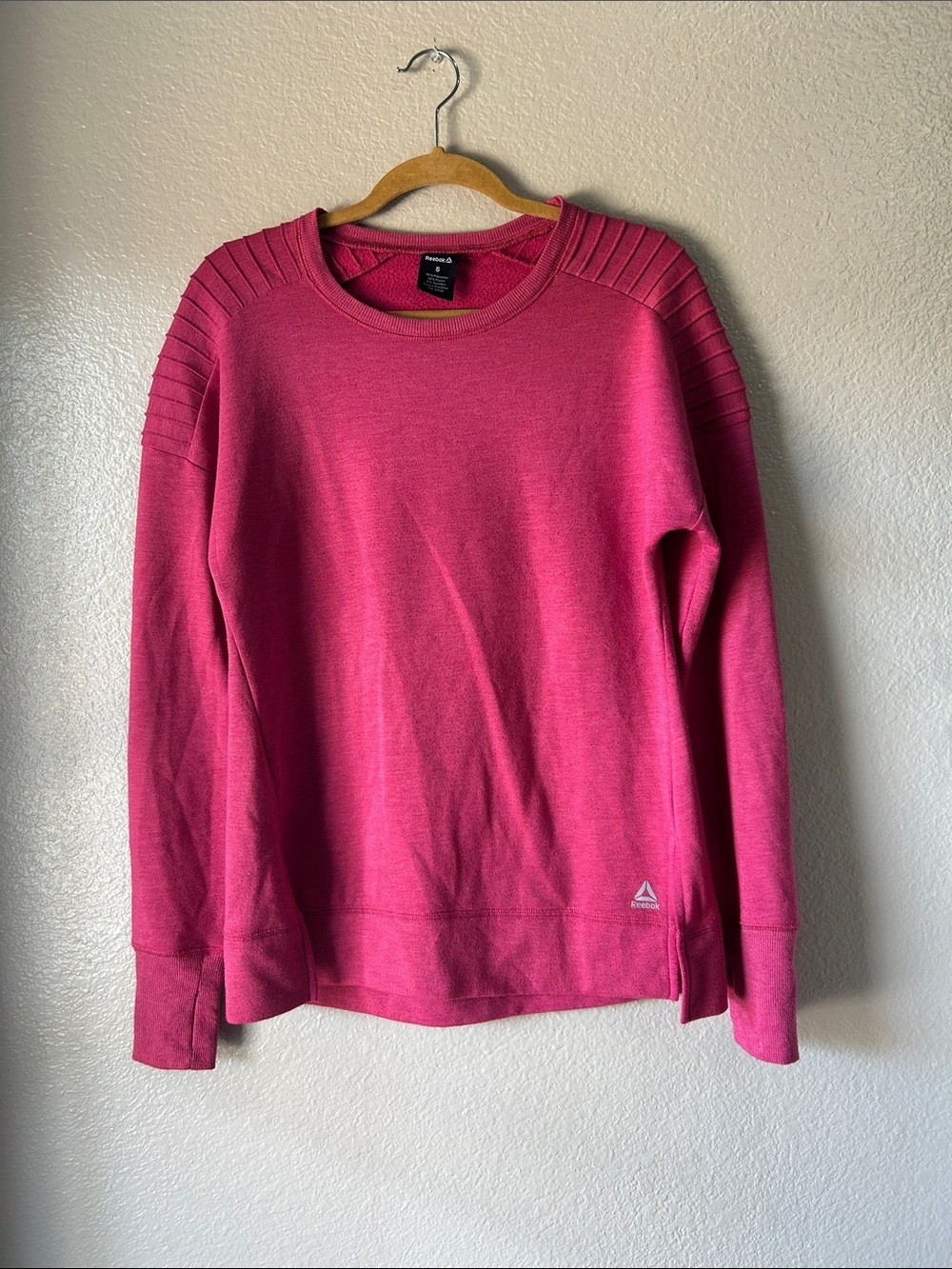 Reebok Women's Scoopneck Pullover Sweater Hot Pink Sz S Comfy Casual Cozy